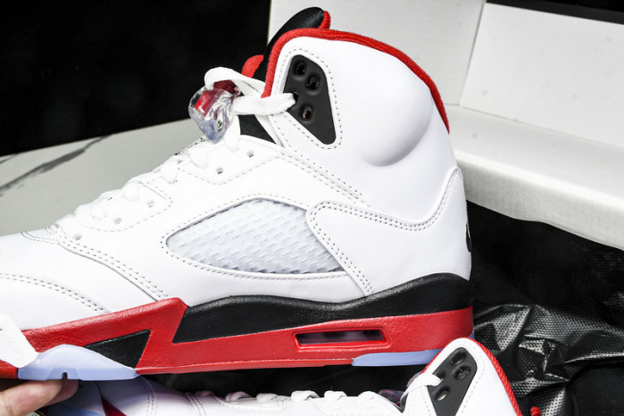 Air Jordan 5 Fire Red Black Tongue 2025 HQ7978-101
