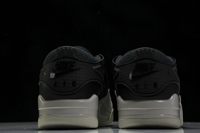 Air Jordan 4 RM 