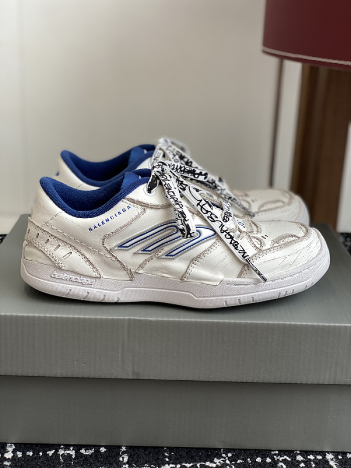 BL Hamptons Worn-Out  -COPSHOE BL - WO 05