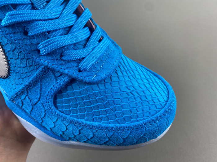 KOBE 8  CUSTOM “OFF WHITE”   555035-305