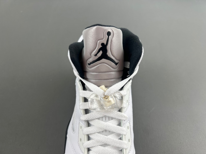 Air Jordan 5 “White Black”  DD0587-110