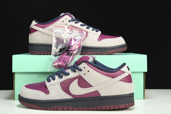 Nike SB Dunk Low Atmosphere Grey True Berry  BQ6817-001