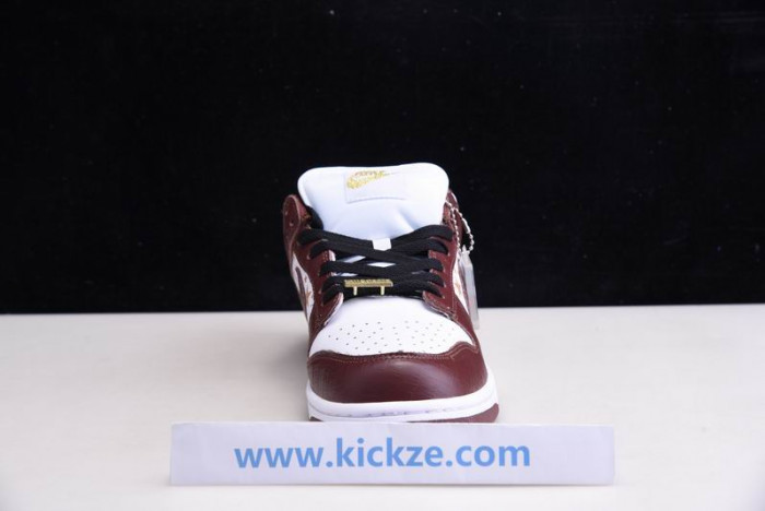 S*UPRE*ME X NIKE SB DUNK LOF DH3228-100
