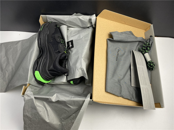 BL TRIPLE S TRAINERS    -KICKZE BL31