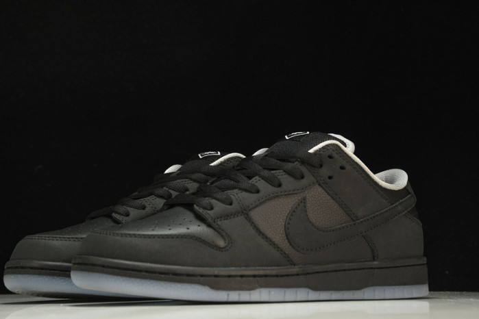 Nike SB Dunk Low Atlas 35MM Black  504750-086
