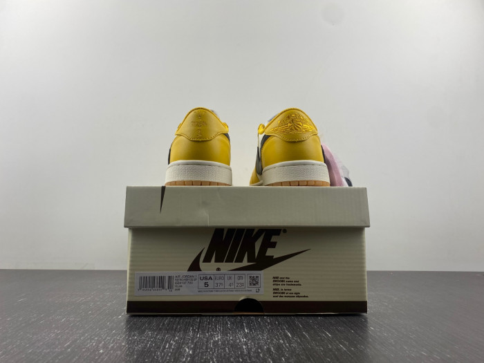 Travis Scott Air Jordan 1 Low OG  DZ4137-701