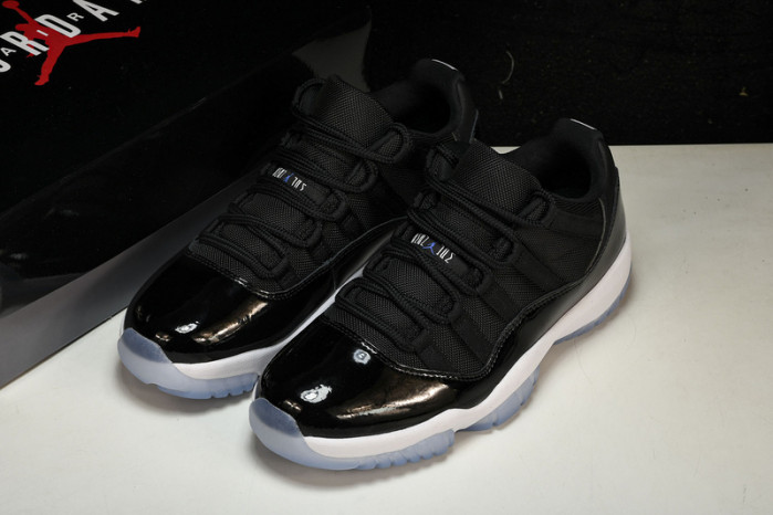 Air Jordan 11 Low 
