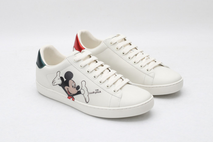 GC ACE EMBROIDERED LOW-TOP SNEAKER GC-18