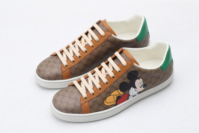GC ACE EMBROIDERED LOW-TOP SNEAKER GC-19