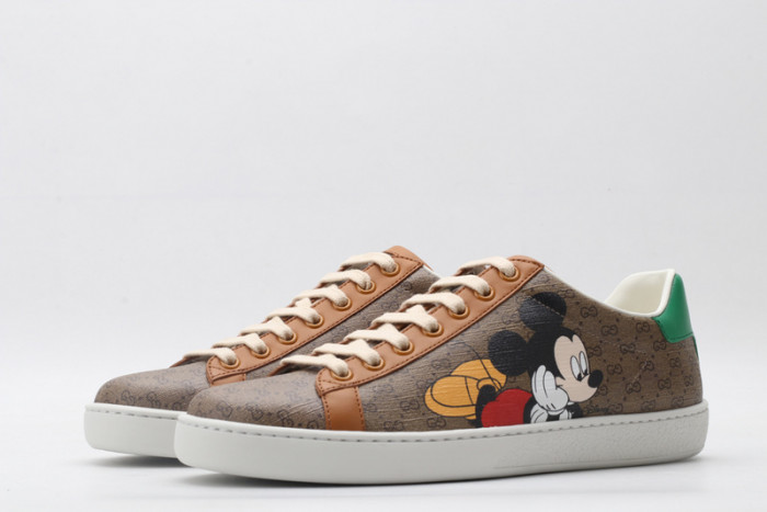 GC ACE EMBROIDERED LOW-TOP SNEAKER GC-19