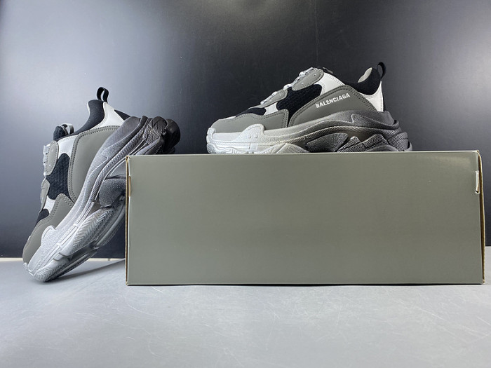 BL TRIPLE S TRAINERS CLEAR SOLE BLACK GREY  545325 g09O1 9532