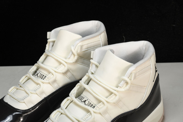Air Jordan 11 WMNS Neapolitan AR0715-101