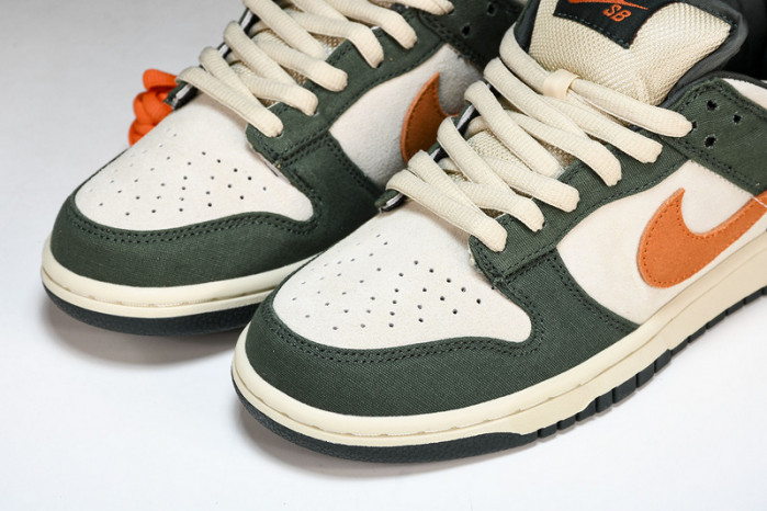 Nike SB Dunk Low Eire  - 304292-185