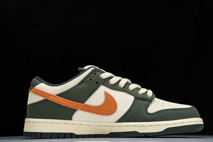 Nike SB Dunk Low Eire  - 304292-185