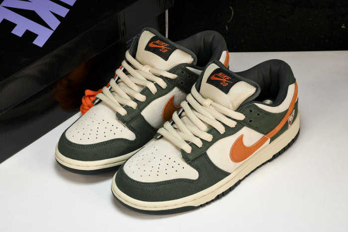 Nike SB Dunk Low Eire  - 304292-185