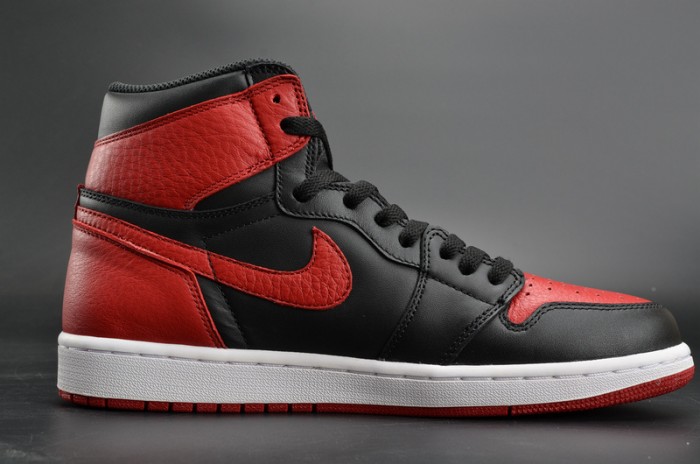Air Jordan 1 Retro High OG “Banned” red mens  555088-001