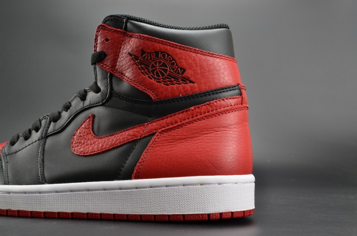 Air Jordan 1 Retro High OG “Banned” red mens  555088-001