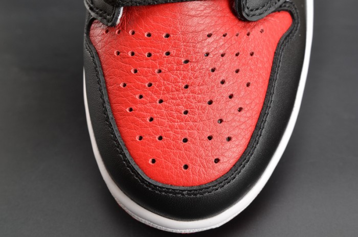 Air Jordan 1 Retro High OG “Banned” red mens  555088-001