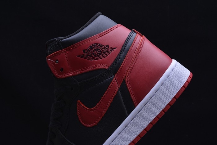 AIR JORDAN 1 RETRO "HOMAGE TO HOME" red 861428-061