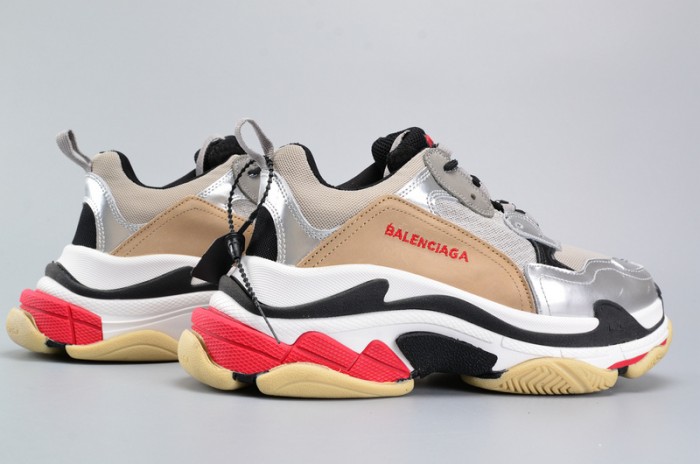 BL 17FW TRIPLE S 656686-W06G0-1001
