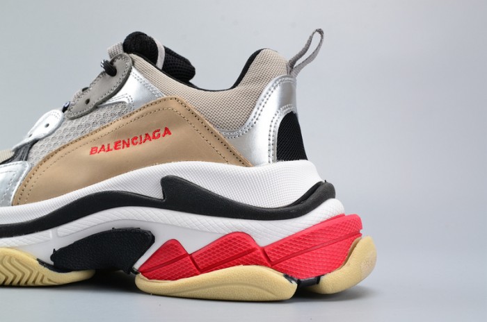 BL 17FW TRIPLE S 656686-W06G0-1001