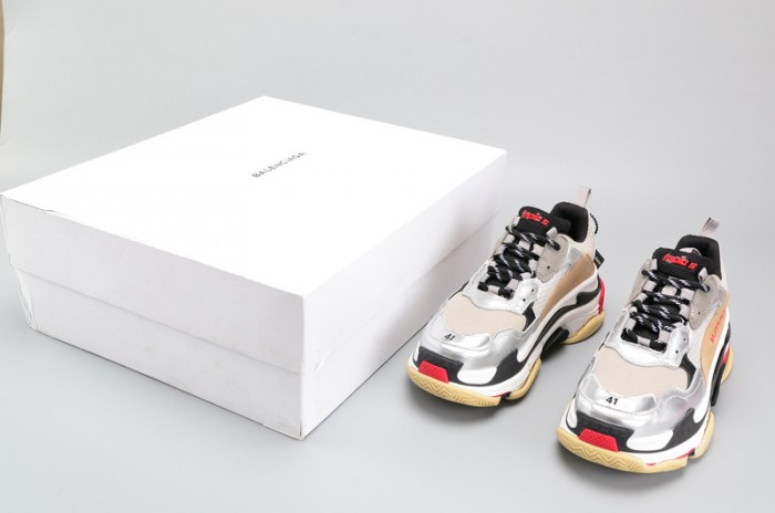 BL 17FW TRIPLE S 656686-W06G0-1001