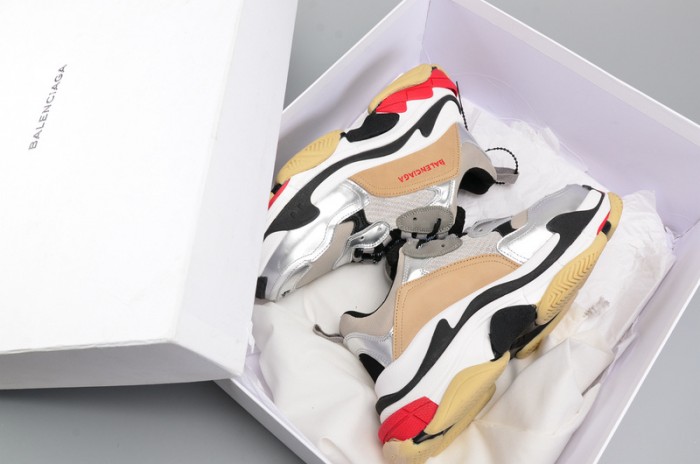 BL 17FW TRIPLE S 656686-W06G0-1001