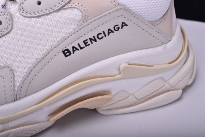 BL 17FW TRIPLE S“CREAM” 490671-W06F1-9000