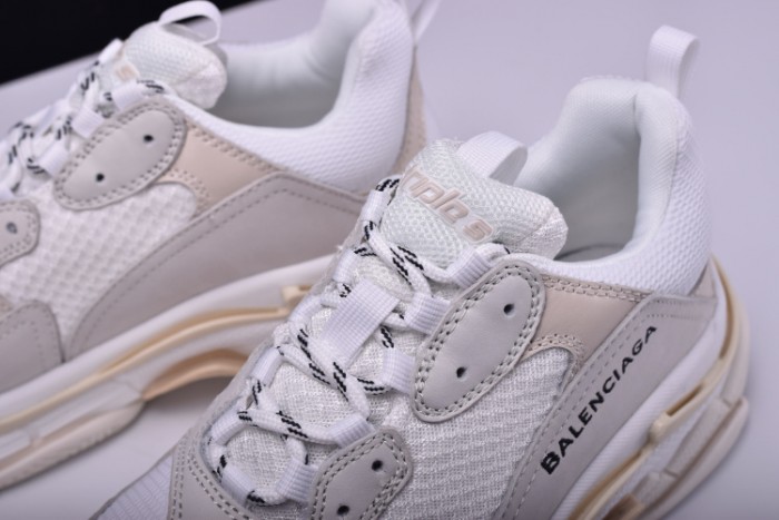 BL 17FW TRIPLE S“CREAM” 490671-W06F1-9000