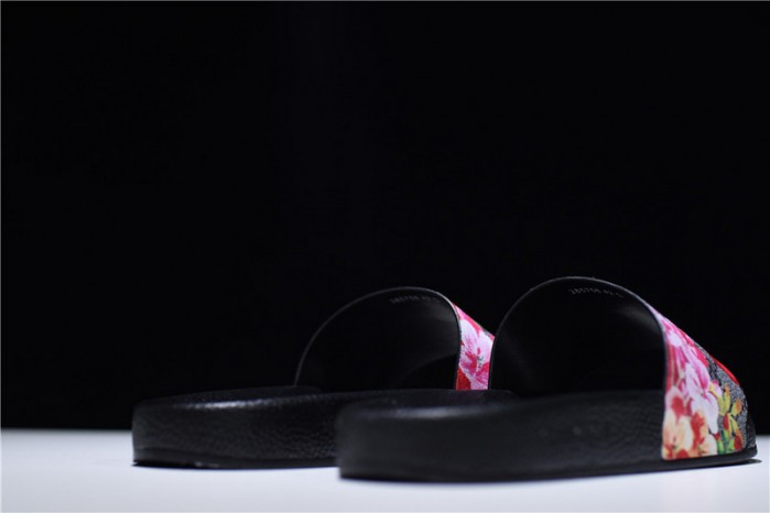 GC Leather SLIDE SANDAL with FLOWER  0400088498707
