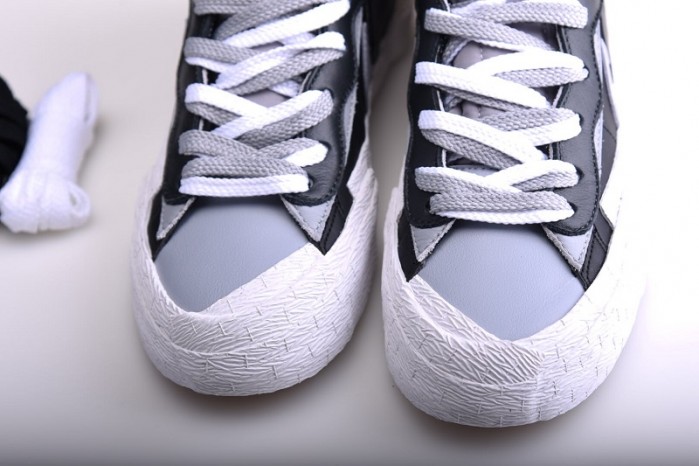Nike Blazer High sacai white-grey - BV0072-002