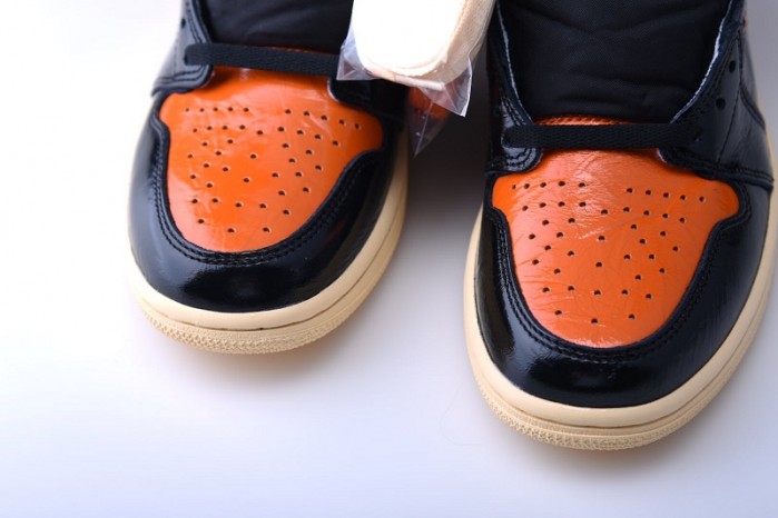 AIR JORDAN 1 SHATTERED BACKBOARD 3.0  555088-028