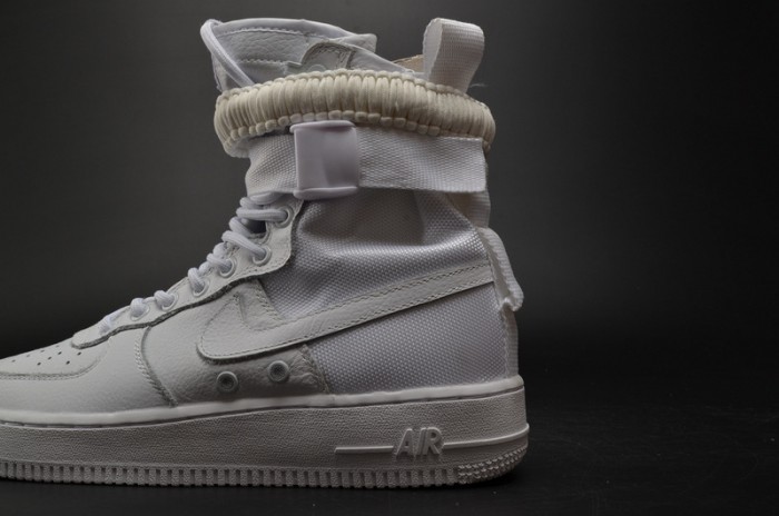 Nike WMNS SF FORCE 1 “Triple White”  903270 100