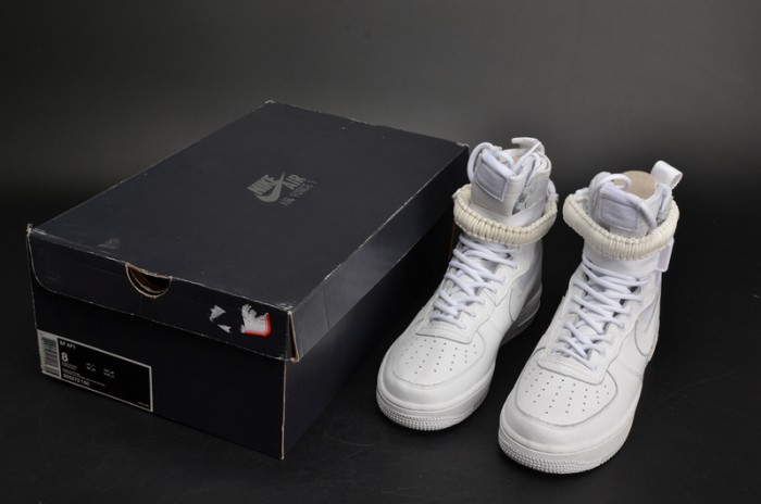 Nike WMNS SF FORCE 1 “Triple White”  903270 100
