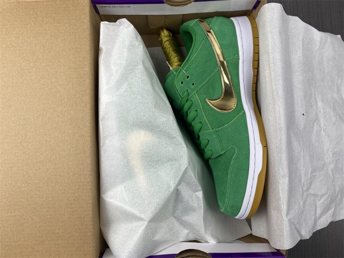 Nike SB Dunk Low “St. Patrick’s Day” BQ6817-303