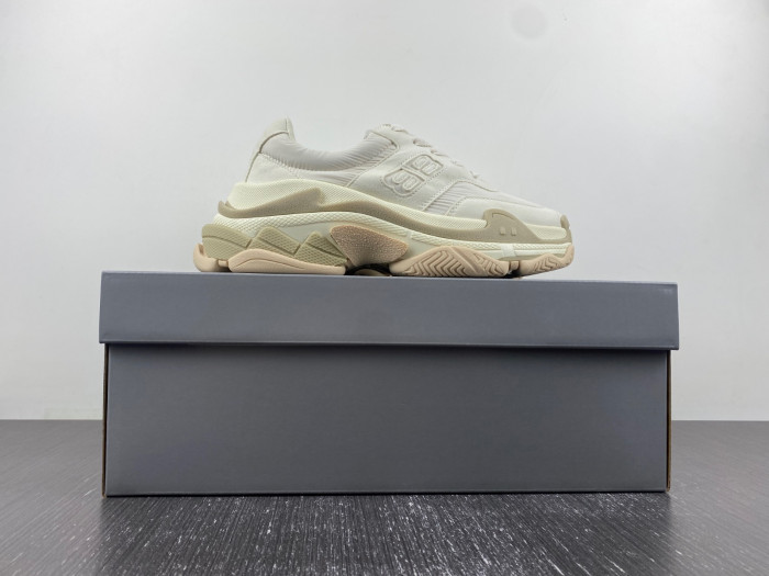BLCG TRIPLE S SNEAKER710156 W3CU2 9798