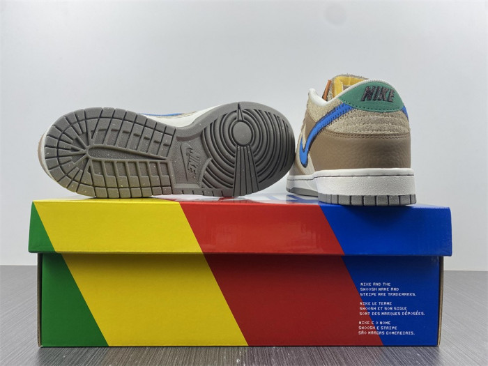 size? x Nike Dunk Low DO6712-200