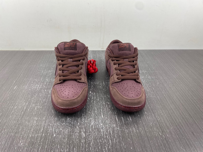 Nike SB Dunk Low “City of Love” FN0619-600