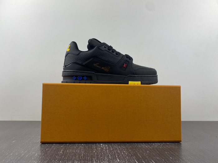LV TRAINER SNEAKER