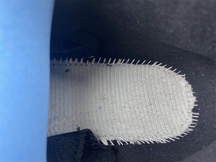 Air Jordan 12 WMNS “Hyper Royal” AO6068-004
