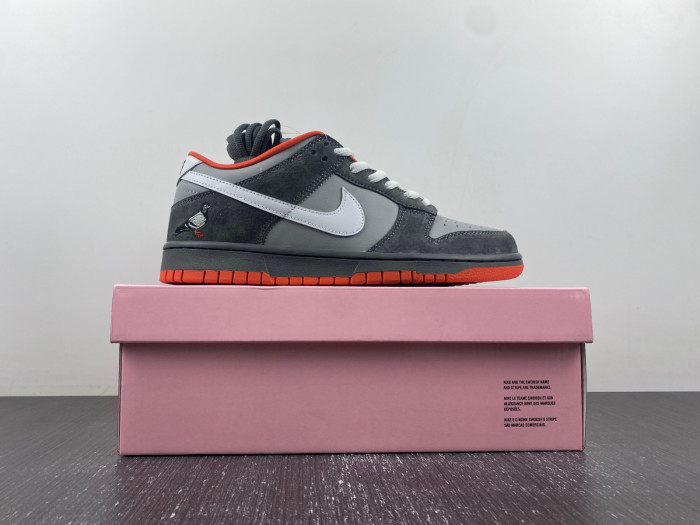 Nike SB Dunk Low Staple NYC Pigeon 304292-011