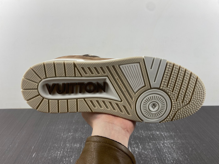 LV TRAINER SNEAKER