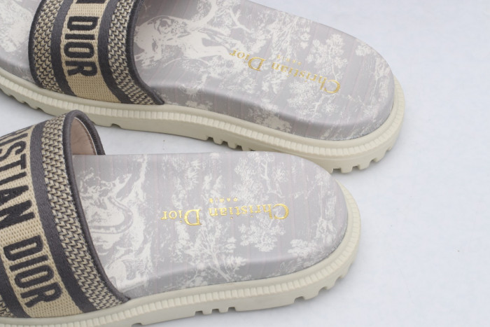 DR SLIPPERS