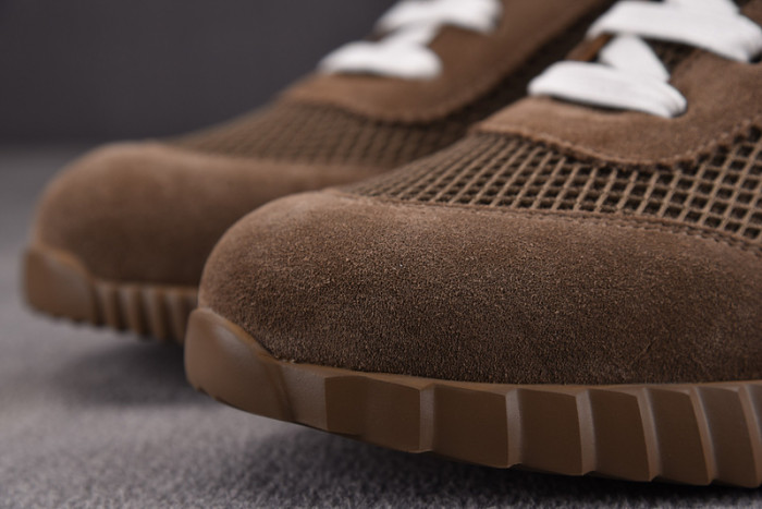 H**mes bouncing sneaker