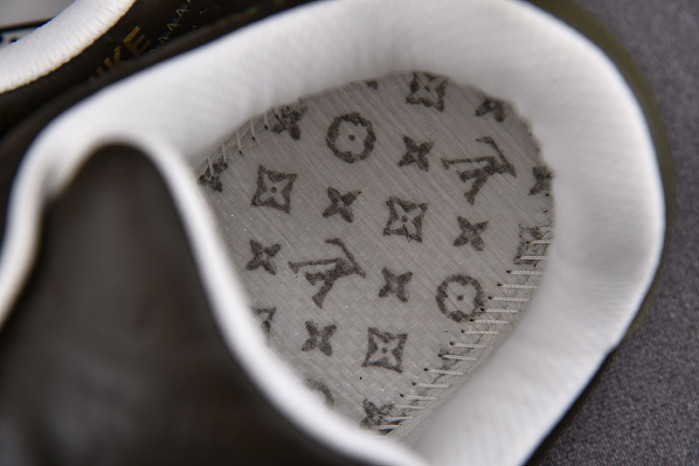 LV x AIR FORCE 1
