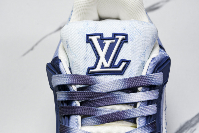 LV TRAINER SNEAKER 24070403