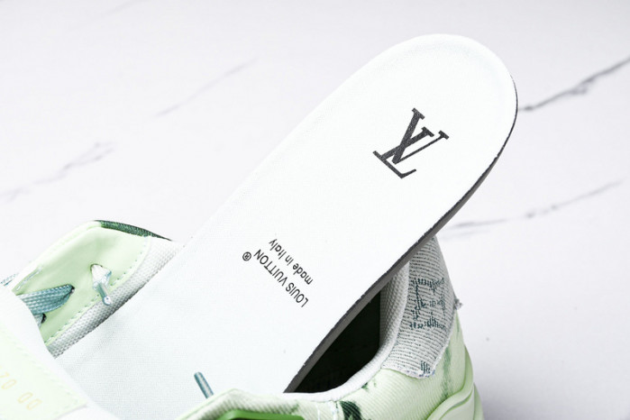 LV TRAINER SNEAKER 24070404