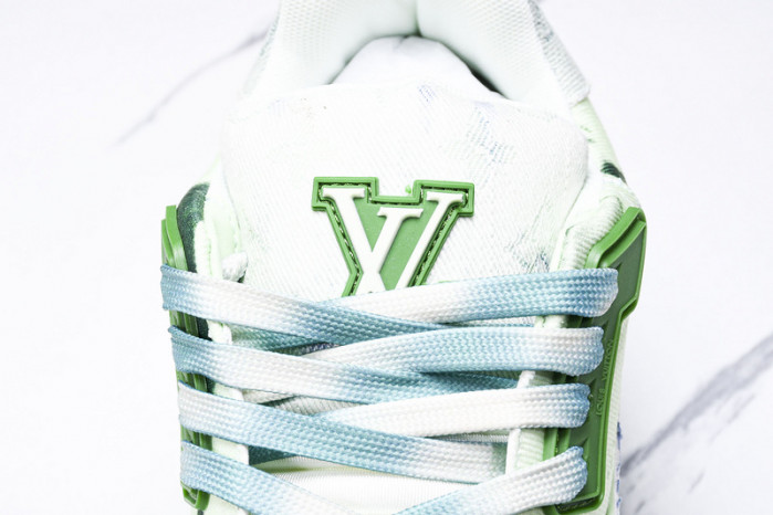 LV TRAINER SNEAKER 24070404