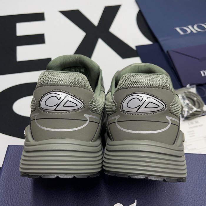 DR B30 Sneakers