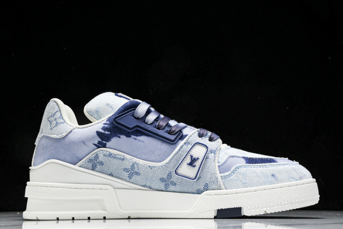 LV TRAINER SNEAKER 24070403
